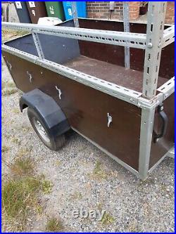 6ft x 3.5ft trailer in great condition with side bars & ladder bar covers & lock