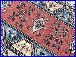 A CHARMING OLD HANDMADE TRADITIONAL TURKISH WOOL ON COTTON RUG (190 X 127 cm)X