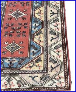 A CHARMING OLD HANDMADE TRADITIONAL TURKISH WOOL ON COTTON RUG (190 X 127 cm)X