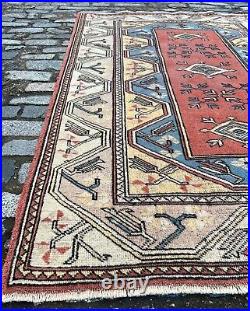 A CHARMING OLD HANDMADE TRADITIONAL TURKISH WOOL ON COTTON RUG (190 X 127 cm)X