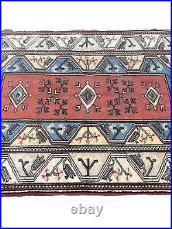 A CHARMING OLD HANDMADE TRADITIONAL TURKISH WOOL ON COTTON RUG (190 X 127 cm)X