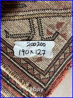A CHARMING OLD HANDMADE TRADITIONAL TURKISH WOOL ON COTTON RUG (190 X 127 cm)X