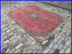 A GORGEOUS OLD HANDMADE TRADITIONAL ORIENTAL WOOL ON COTTON RUG (284 x 200 cm) A GORGEOUS OLD HANDMADE TRADITIONAL ORIENTAL WOOL ON COTTON RUG (284 x 200 cm)