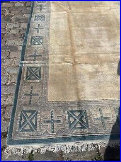 A SENSATIONAL OLD HANDMADE TRADITIONAL MOROCCAN ORIENTAL RUG (291 x 200 cm) A SENSATIONAL OLD HANDMADE TRADITIONAL MOROCCAN ORIENTAL RUG (291 x 200 cm)