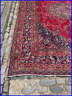 A SPECTACULAR OLD HANDMADE TRADITIONAL ORIENTAL WOOL CARPET (392 x 308 cm)