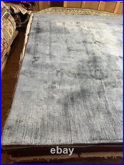 A SPLENDID OLD TRADITIONAL MACHINE MADE ORIENTAL RUG (350 x 247 cm) A SPLENDID OLD TRADITIONAL MACHINE MADE ORIENTAL RUG (350 x 247 cm)