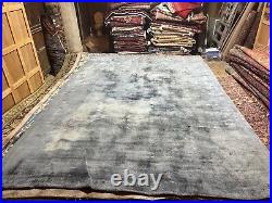 A SPLENDID OLD TRADITIONAL MACHINE MADE ORIENTAL RUG (350 x 247 cm) A SPLENDID OLD TRADITIONAL MACHINE MADE ORIENTAL RUG (350 x 247 cm)