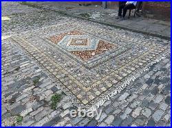A STYLISH ANTIQUE HANDMADE TURKISH WOOL ON COTTON CARPET. (400 X 300 cm) A STYLISH ANTIQUE HANDMADE TURKISH WOOL ON COTTON CARPET. (400 X 300 cm)