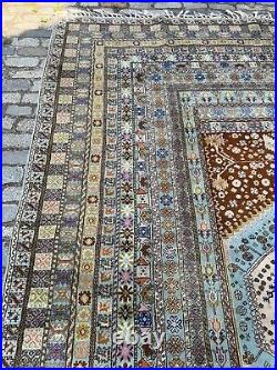 A STYLISH ANTIQUE HANDMADE TURKISH WOOL ON COTTON CARPET. (400 X 300 cm) A STYLISH ANTIQUE HANDMADE TURKISH WOOL ON COTTON CARPET. (400 X 300 cm)