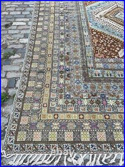 A STYLISH ANTIQUE HANDMADE TURKISH WOOL ON COTTON CARPET. (400 X 300 cm) A STYLISH ANTIQUE HANDMADE TURKISH WOOL ON COTTON CARPET. (400 X 300 cm)