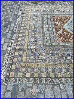 A STYLISH ANTIQUE HANDMADE TURKISH WOOL ON COTTON CARPET. (400 X 300 cm) A STYLISH ANTIQUE HANDMADE TURKISH WOOL ON COTTON CARPET. (400 X 300 cm)