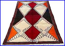 A STYLISH OLD HANDMADE TRADITIONAL ORIENTAL WOOL ON COTTON RUG. (225 X 150 cm)