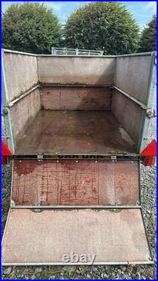 Box car trailer with cover Box car trailer with cover