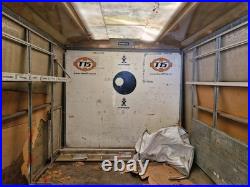 Box trailer, twin galvanised axle, 3 section rear door L330cm X W220cm H 195 cm Box trailer, twin galvanised axle, 3 section rear door L330cm X W220cm H 195 cm