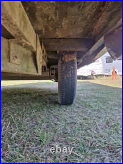 Box trailer, twin galvanised axle, 3 section rear door L330cm X W220cm H 195 cm Box trailer, twin galvanised axle, 3 section rear door L330cm X W220cm H 195 cm