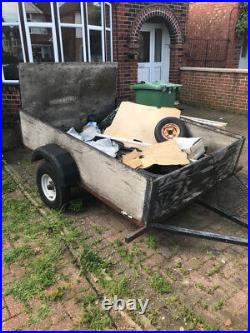 CAR TRAILER WITH LOADING RAMP, 2 sets of ligts, 2 sets of wheels. Offers YES