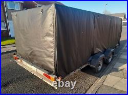 Car transporter trailer, enclosed