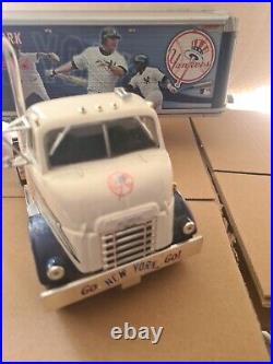 GREAT DANE TRAILERS Truck & Trailer NEW YORK YANKEES RARE DAMAGE TO CAB 20