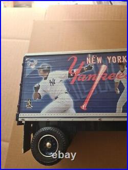 GREAT DANE TRAILERS Truck & Trailer NEW YORK YANKEES RARE DAMAGE TO CAB 20