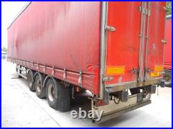 General Trailers / Fruehauf 13.600mtr Tri Axle Curtain Side Trailer Year 2001