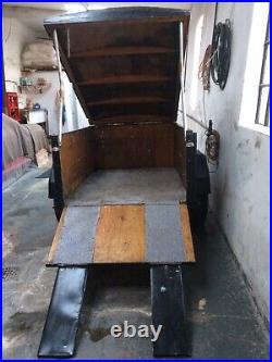 Good condition Small Trailer With Cover Lid