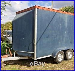 Large twin axle box trailer with roller shutter and jockey wheel