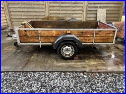 Medium Trailer (Able to carry 8' x 4' boards)