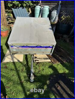 Metal trailer with cover