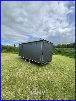 Race exhibition trailer large awning. Aluminium body 1 year old- full electrics