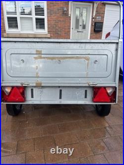 Single Axle Trailer with Two Spare Wheels for Sale Used