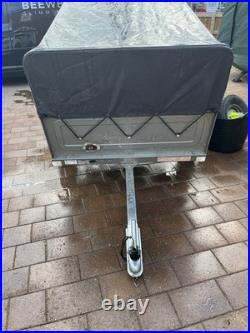 Single Axle Trailer with Two Spare Wheels for Sale Used