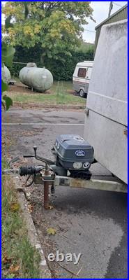 Small Trailer With Hatch