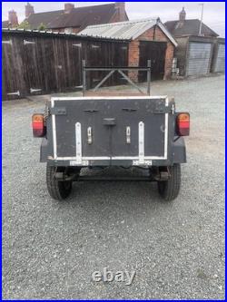 Small trailer (ideal for garden waste or camping)