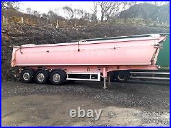 Tipping trailer commercial vehicle