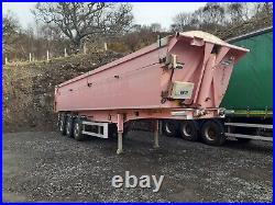 Tipping trailer commercial vehicle