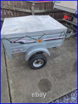 Titan Trailer 110x90