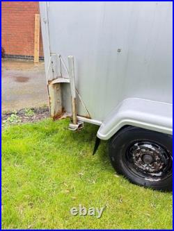 Tow A Van Trailer Twin Axel