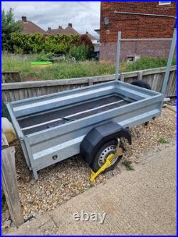 Trailer