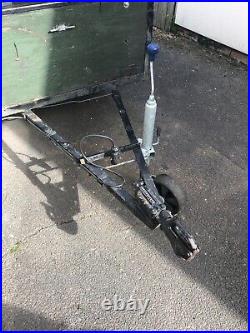 Trailer (6 ft 2 in x 3 ft 6 in) tows well bargain