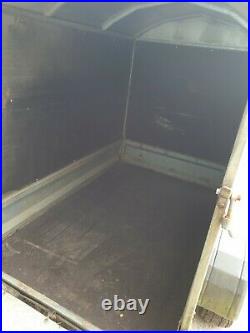 Trailer With Roof, New Floor. Good condition