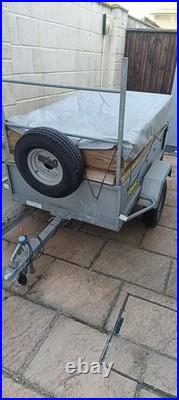 Trailer with Spare Wheel And Wheel Lock