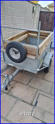 Trailer with Spare Wheel And Wheel Lock