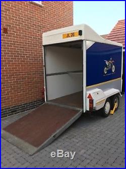 Twin axel rear door ramp box trailer