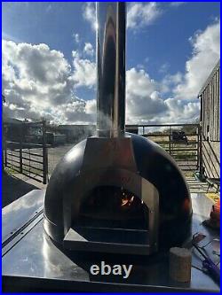 Wood fired pizza trailer (Valoriani Italian oven)